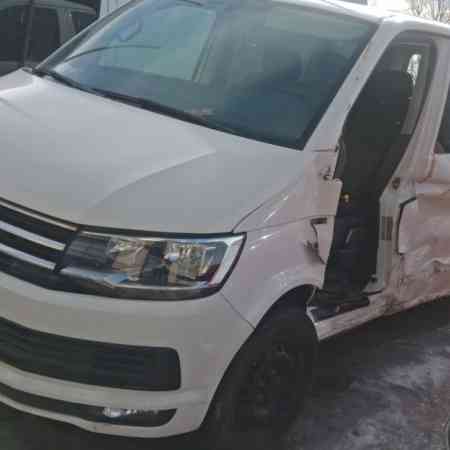 Аварийные автомобили Фольксваген Каравелла 2018, АКПП, 2.0 выкупили за 2000000